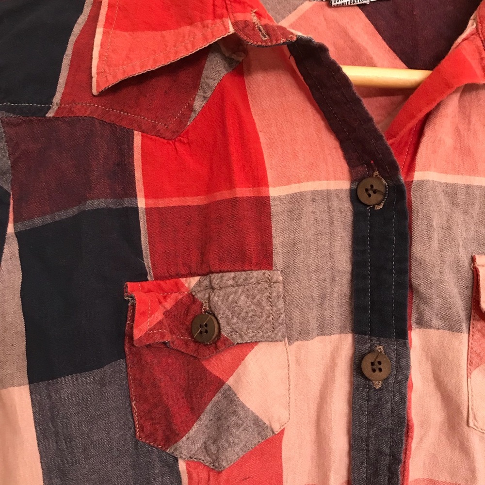 Pretty colored flannel pattern button up - Picture 4 of 4